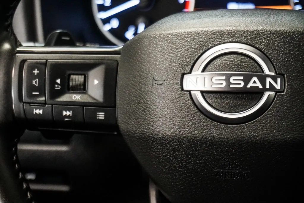 2025 Nissan Rogue SV - Photo 15