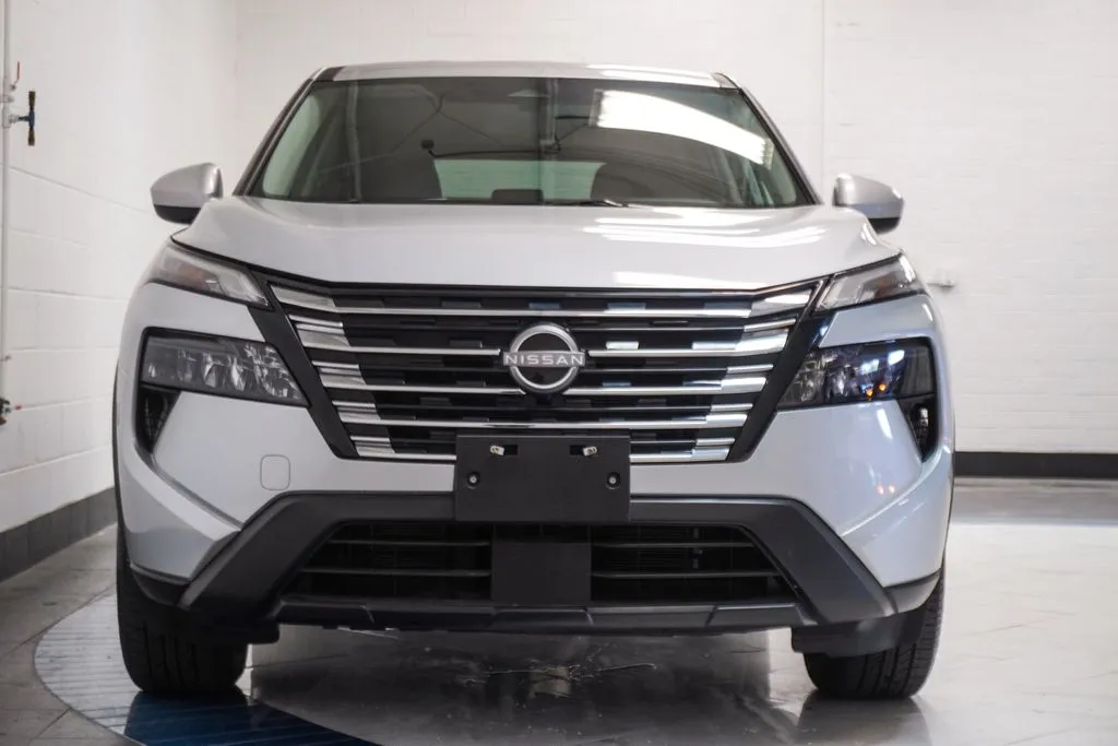 2025 Nissan Rogue SV - Photo 32