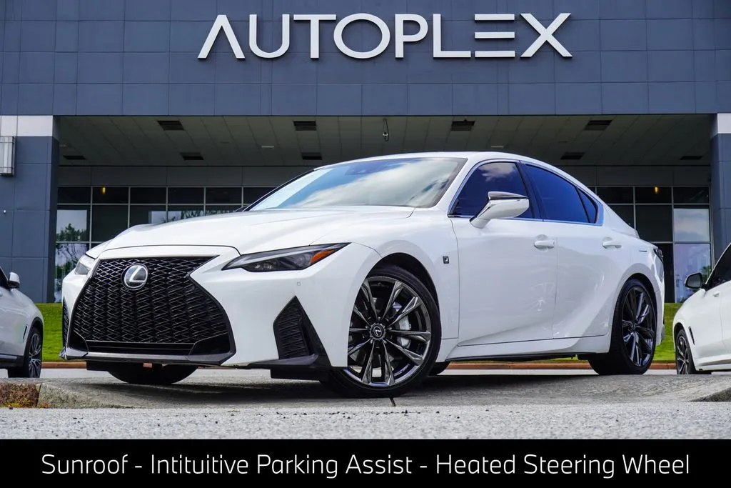 2022 Lexus IS