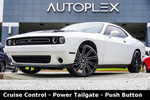 White 2019 Dodge Challenger SXT for sale in Duluth, GA