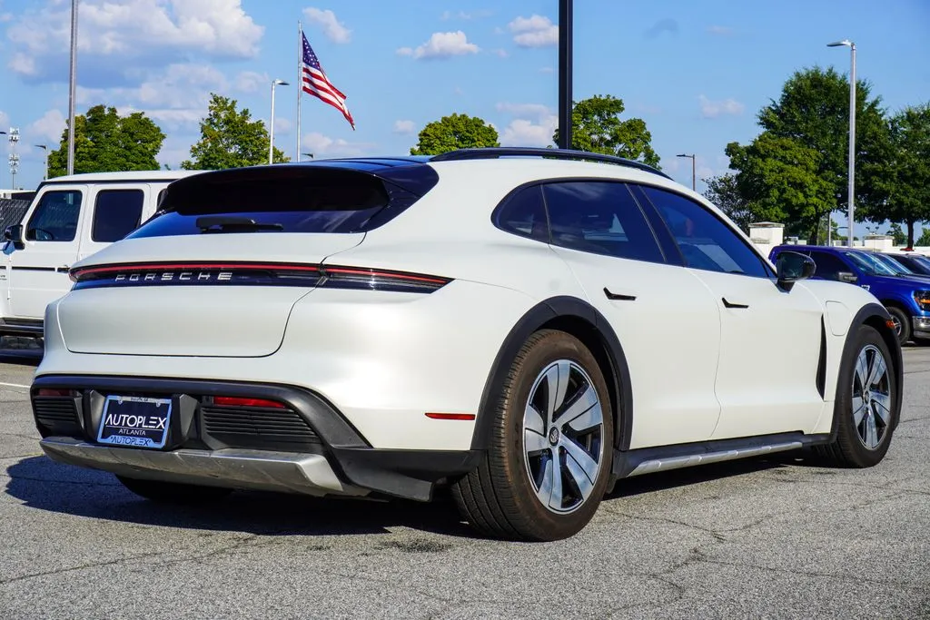 2022 Porsche Taycan Base - Photo 6