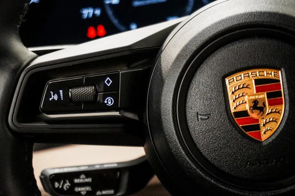 2022 Porsche Taycan Base - Photo 27