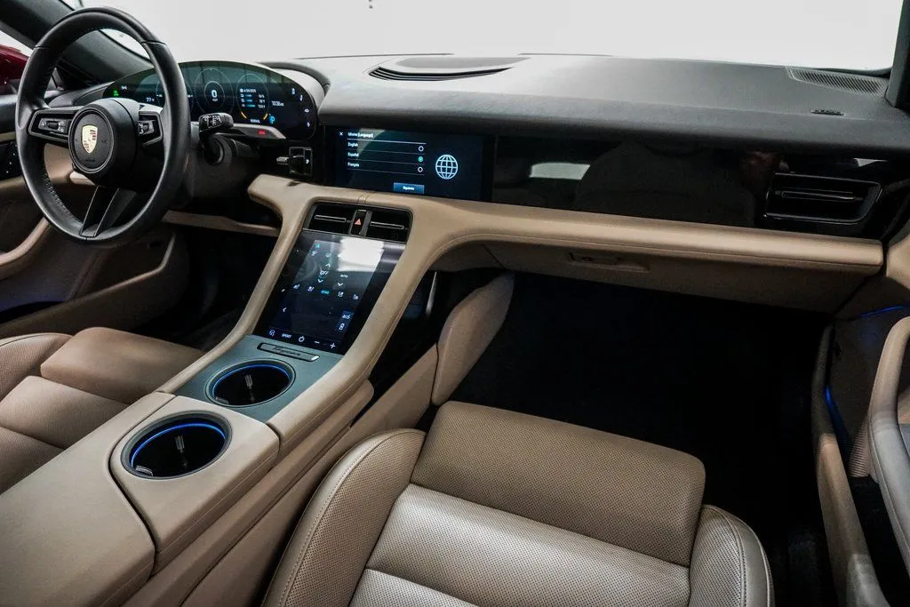 2022 Porsche Taycan Base - Photo 22
