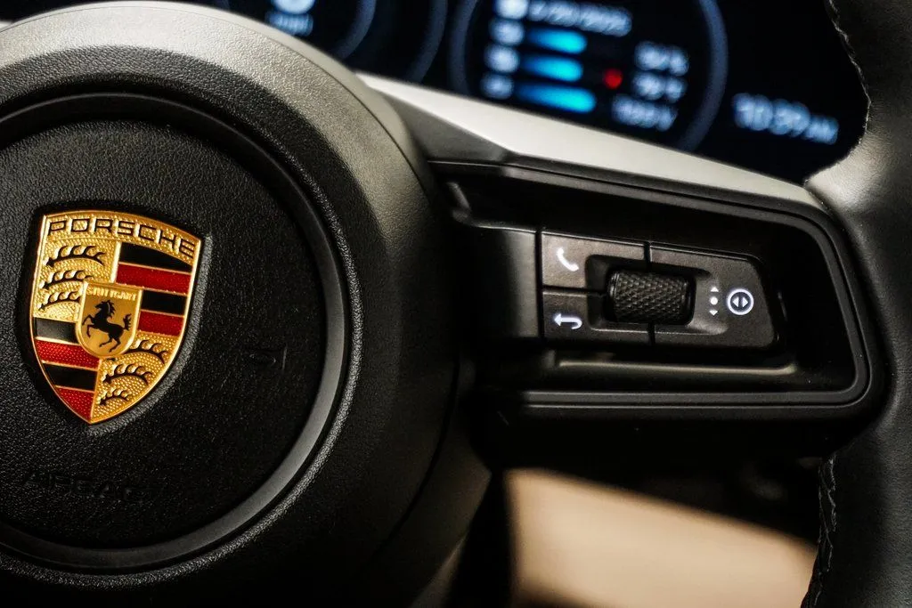 2022 Porsche Taycan Base - Photo 26
