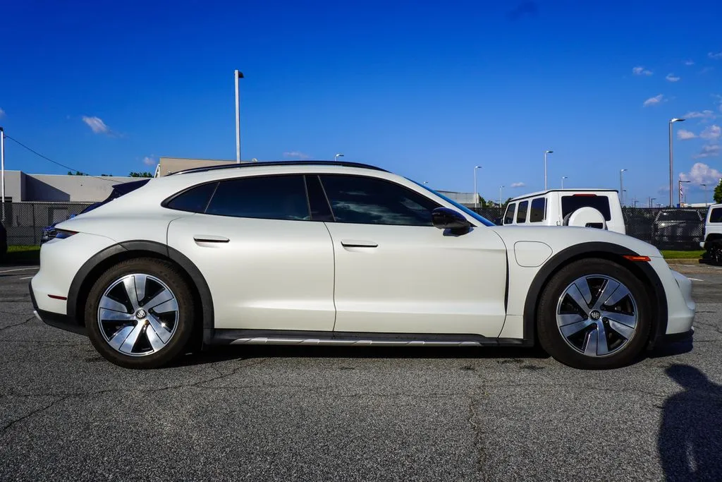 2022 Porsche Taycan Base - Photo 9