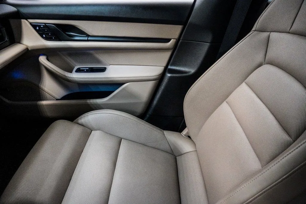 2022 Porsche Taycan Base - Photo 40