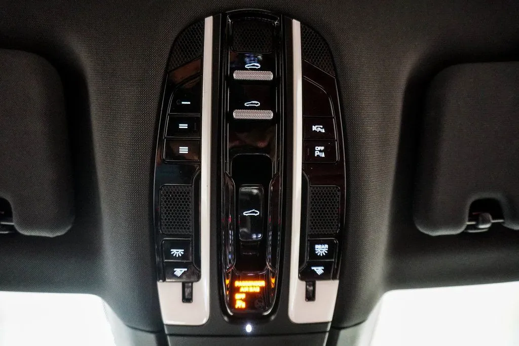 2021 Porsche Panamera S - Photo 42