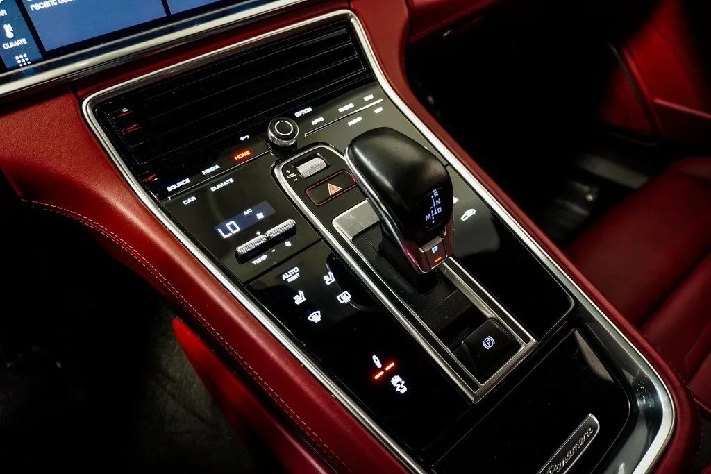 2021 Porsche Panamera S - Photo 40