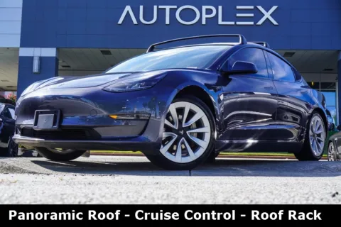 Blue 2021 Tesla Model 3 Standard Range Plus for sale in Duluth, GA