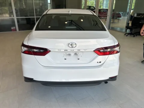 More photos of 2022 Toyota Camry LE at Hixson Toyota, LA