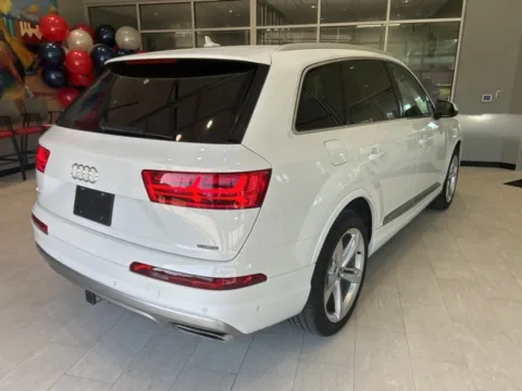 More photos of 2019 Audi Q7 55 Prestige at Hixson Toyota, LA
