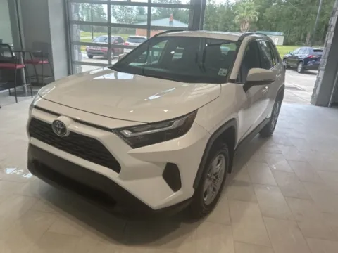 White 2022 Toyota RAV4 XLE for sale in Deridder, LA