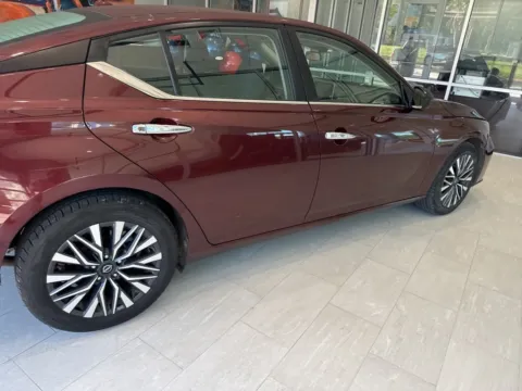 More photos of 2024 Nissan Altima 2.5 SV at Hixson Toyota, LA