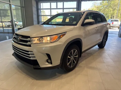 White 2019 Toyota Highlander XLE for sale in Deridder, LA