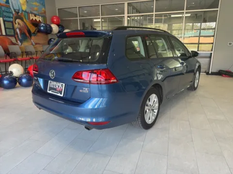 More photos of 2017 Volkswagen Golf SportWagen S at Hixson Toyota, LA