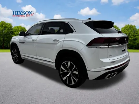 More photos of 2024 Volkswagen Atlas Cross Sport 2.0T SEL Premium R-Line at Hixson Toyota, LA