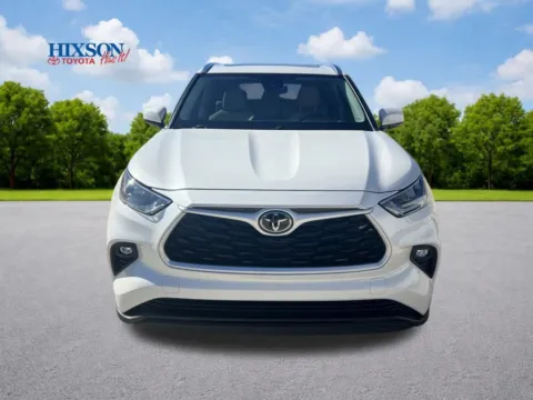 Photos of 2020 Toyota Highlander XLE for sale in Deridder, LA at Hixson Toyota