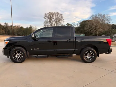 More photos of 2024 Nissan Titan SV at Hixson Toyota, LA