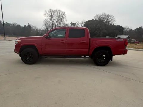 More photos of 2022 Toyota Tacoma SR5 at Hixson Toyota, LA