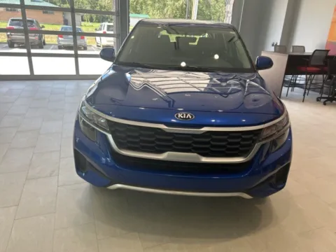 Photos of 2021 Kia Seltos LX for sale in Deridder, LA at Hixson Toyota
