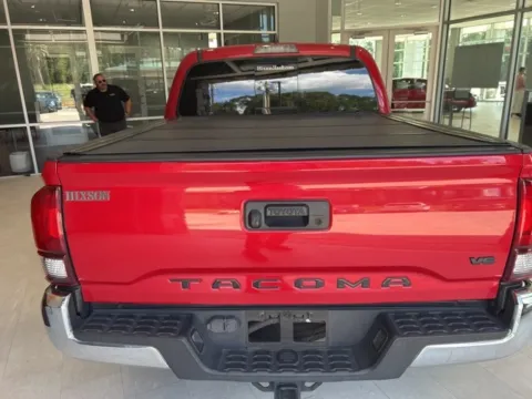 More photos of 2022 Toyota Tacoma SR5 at Hixson Toyota, LA