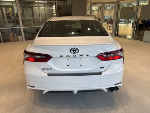 More photos of 2022 Toyota Camry SE at Hixson Toyota, LA