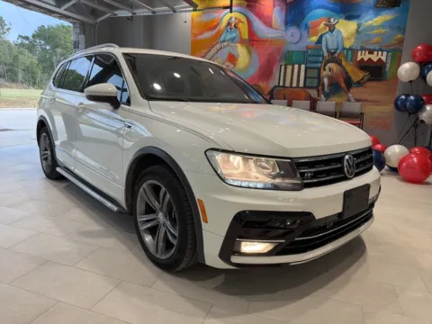 Another view of 2019 Volkswagen Tiguan 2.0T SEL R-Line for sale in Deridder, LA at Hixson Toyota