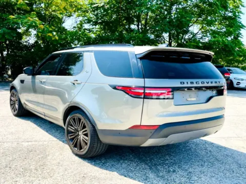More photos of 2018 Land Rover Discovery HSE at Merchants Auto Group LLC, IN