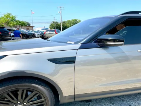 Photos of 2018 Land Rover Discovery HSE for sale in Cicero, IN at Merchants Auto Group LLC