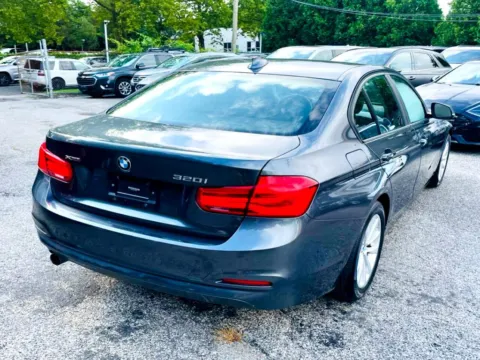 More photos of 2018 BMW 3 series 320i xDrive at Merchants Auto Group LLC, IN