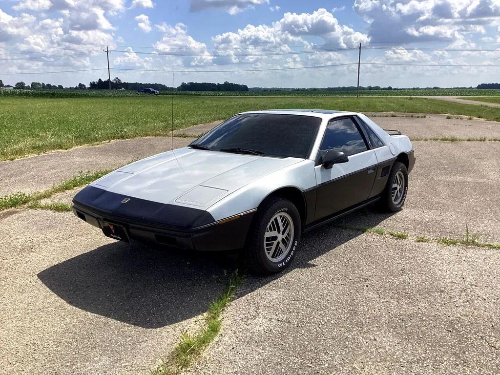 Gray 1984 Pontiac Fiero SE for sale in Cicero, IN
