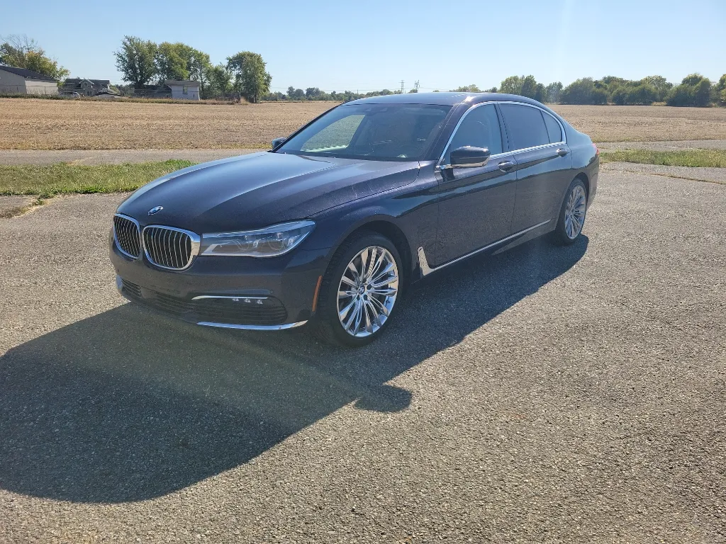 Blue 2016 BMW 7 series 750i xDrive for sale in Cicero, IN