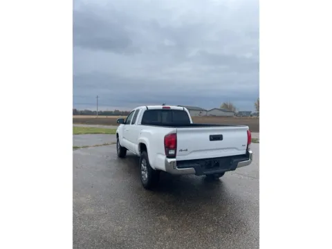 More photos of 2019 Toyota Tacoma SR5 at Merchants Auto Group LLC, IN