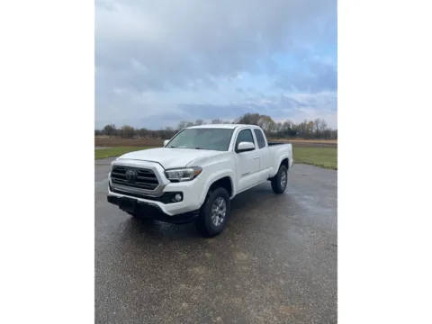 White 2019 Toyota Tacoma SR5 for sale in Cicero, IN