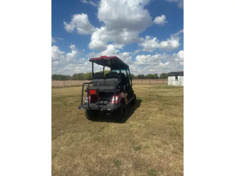 Another view of 2022 Tomberlin E-MERGE 4+2 LIFTED for sale in Cicero, IN at Indiana Golf Carts