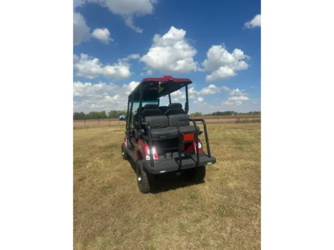 More photos of 2022 Tomberlin E-MERGE 4+2 LIFTED at Indiana Golf Carts, IN