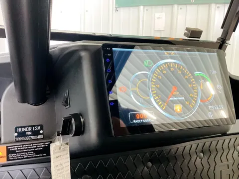 More photos of 2024 HONOR LITHIUM LSV LITHIUM at Indiana Golf Carts, IN