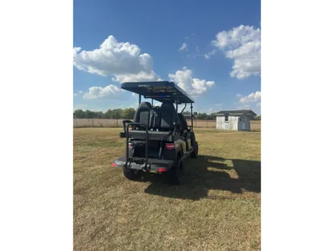 More photos of 2025 Bintelli BEYOND 4 LITHIUM at Indiana Golf Carts, IN