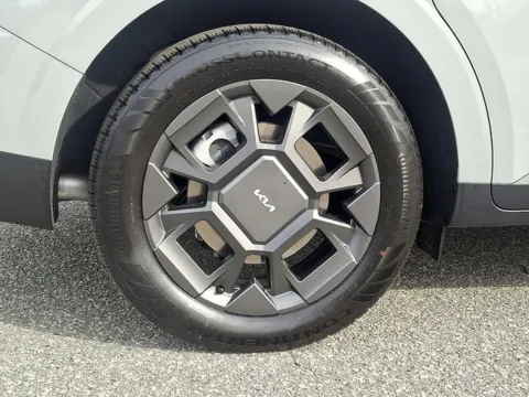 More photos of 2026 Kia Carnival Hybrid EX at Tri-City KIA, NC