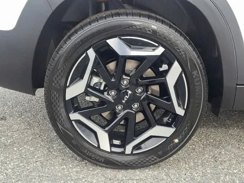 More photos of 2026 Kia Seltos SX at Tri-City KIA, NC