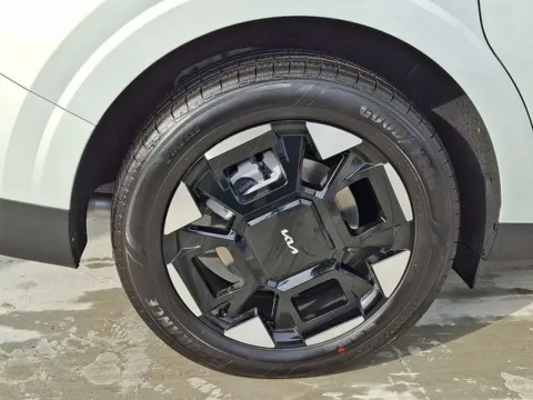 More photos of 2026 Kia Carnival EX at Tri-City KIA, NC