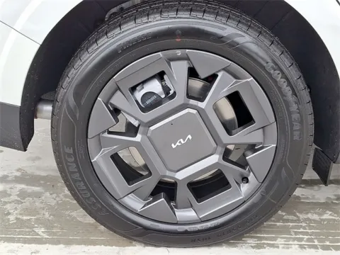 More photos of 2026 Kia Carnival Hybrid EX at Tri-City KIA, NC