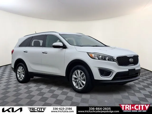 White 2017 Kia Sorento LX for sale in Eden, NC