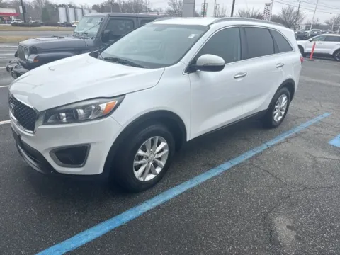 White 2017 Kia Sorento LX for sale in Eden, NC