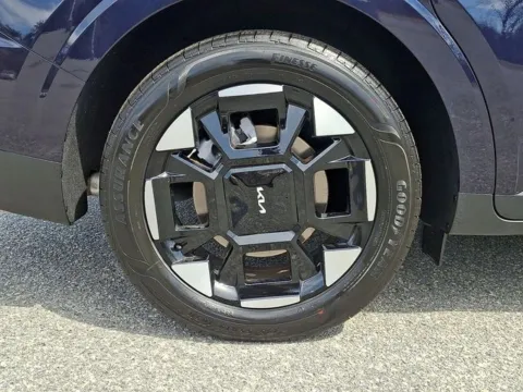 More photos of 2026 Kia Carnival EX at Tri-City KIA, NC