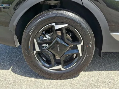 More photos of 2026 Kia Sportage Hybrid EX at Tri-City KIA, NC