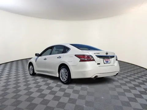 More photos of 2015 Nissan Altima 2.5 S at Tri-City KIA, NC