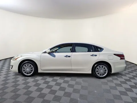 More photos of 2015 Nissan Altima 2.5 S at Tri-City KIA, NC