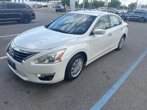 White 2015 Nissan Altima 2.5 S for sale in Eden, NC