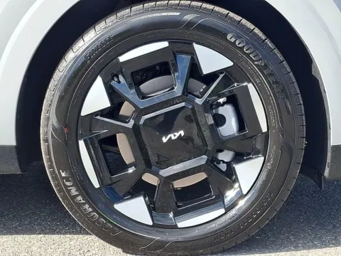 More photos of 2026 Kia Carnival EX at Tri-City KIA, NC